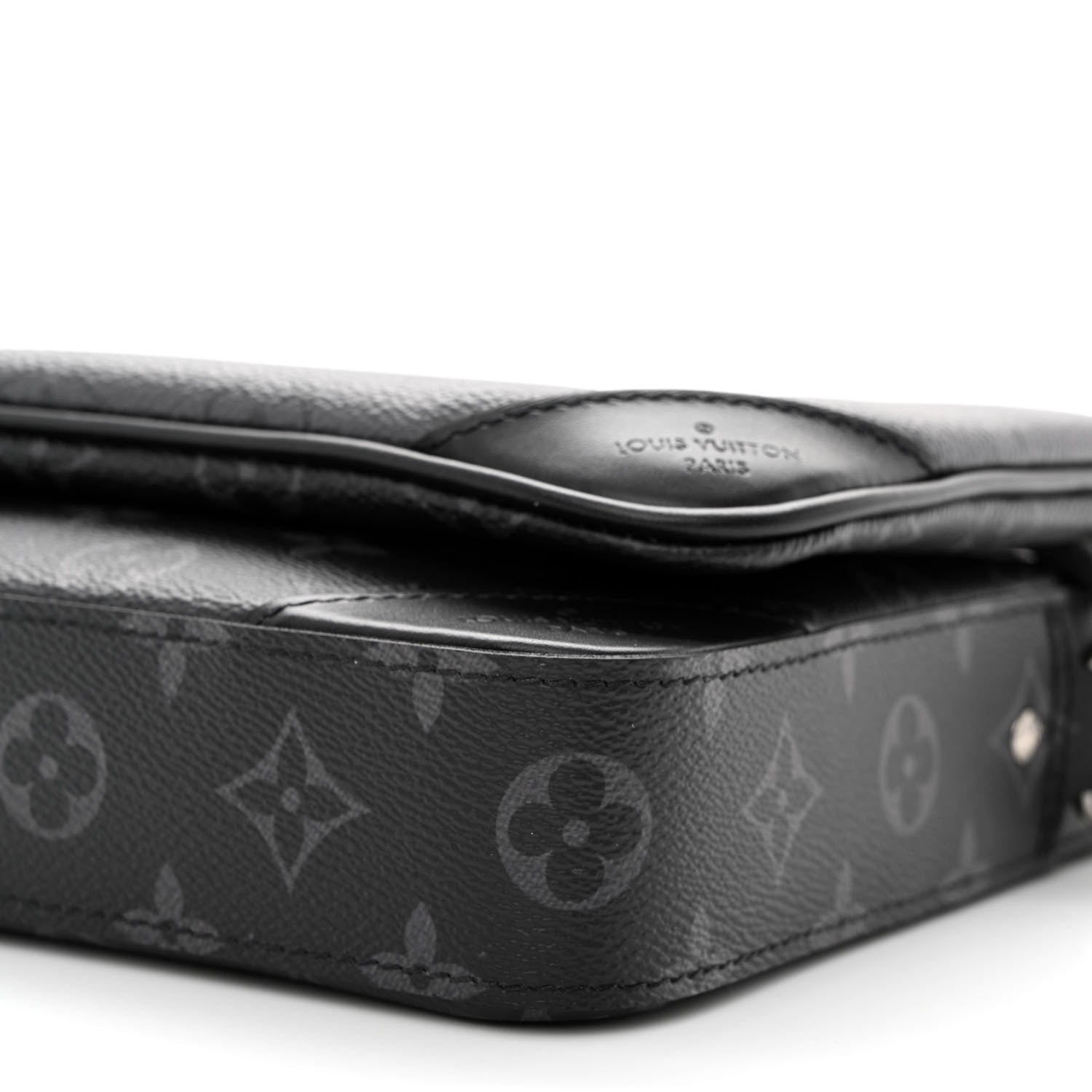 Louis Vuitton Reverse Monogram Eclipse Trio Messenger 11 of 11