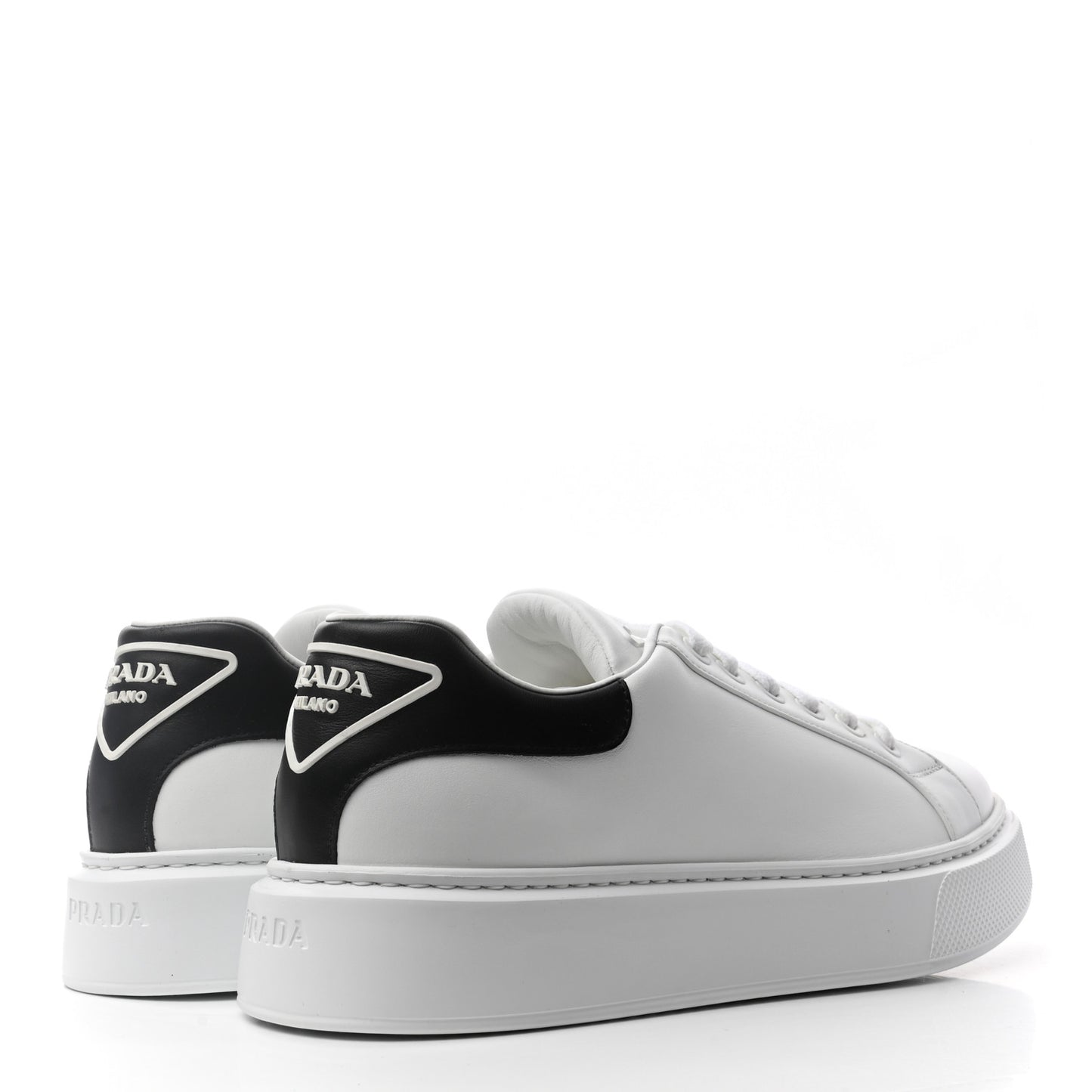 Vitello Soft Rubber Triangle Logo Mens Low Top 40mm Sneakers 9.5 White Black