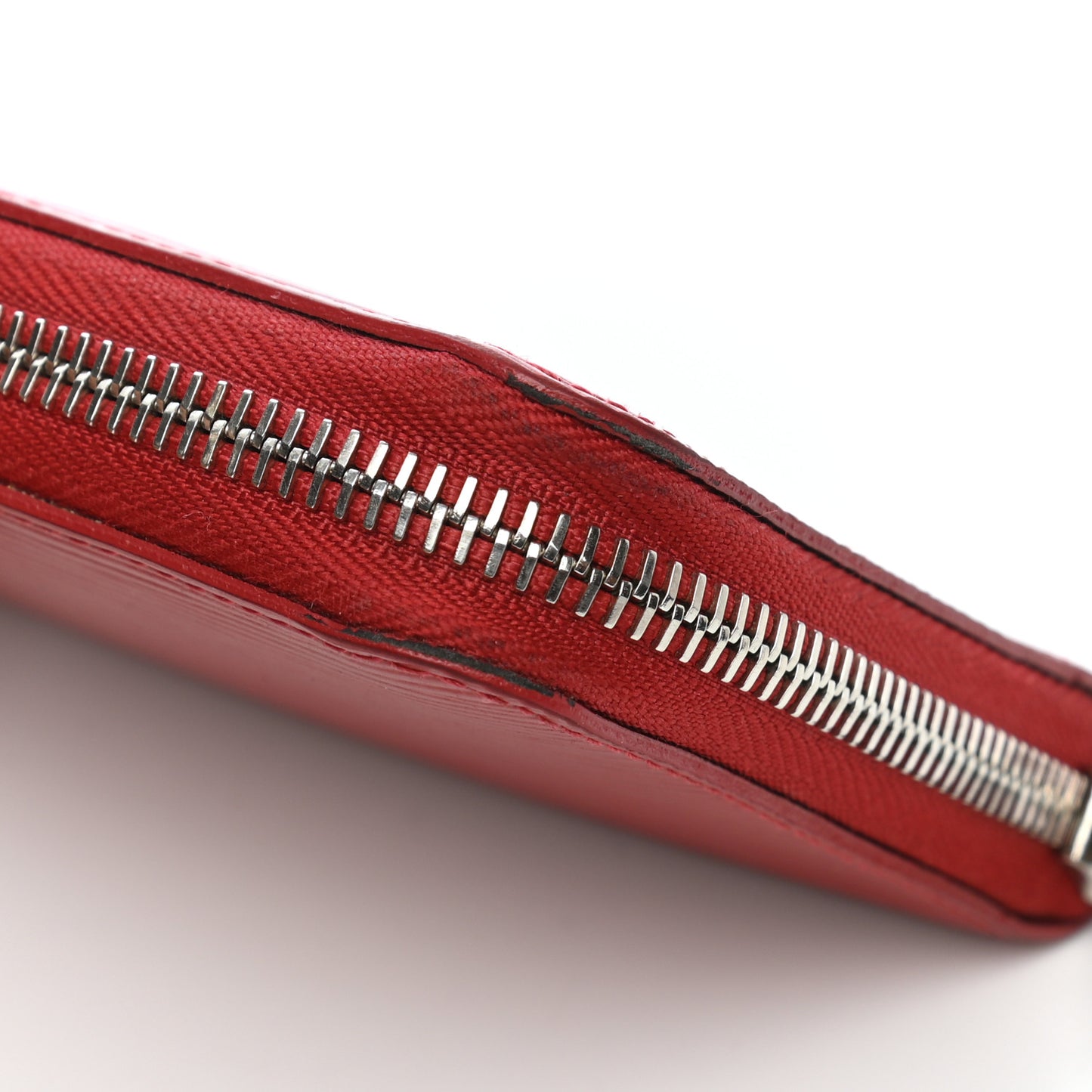 Epi Zippy Compact Wallet Carmine