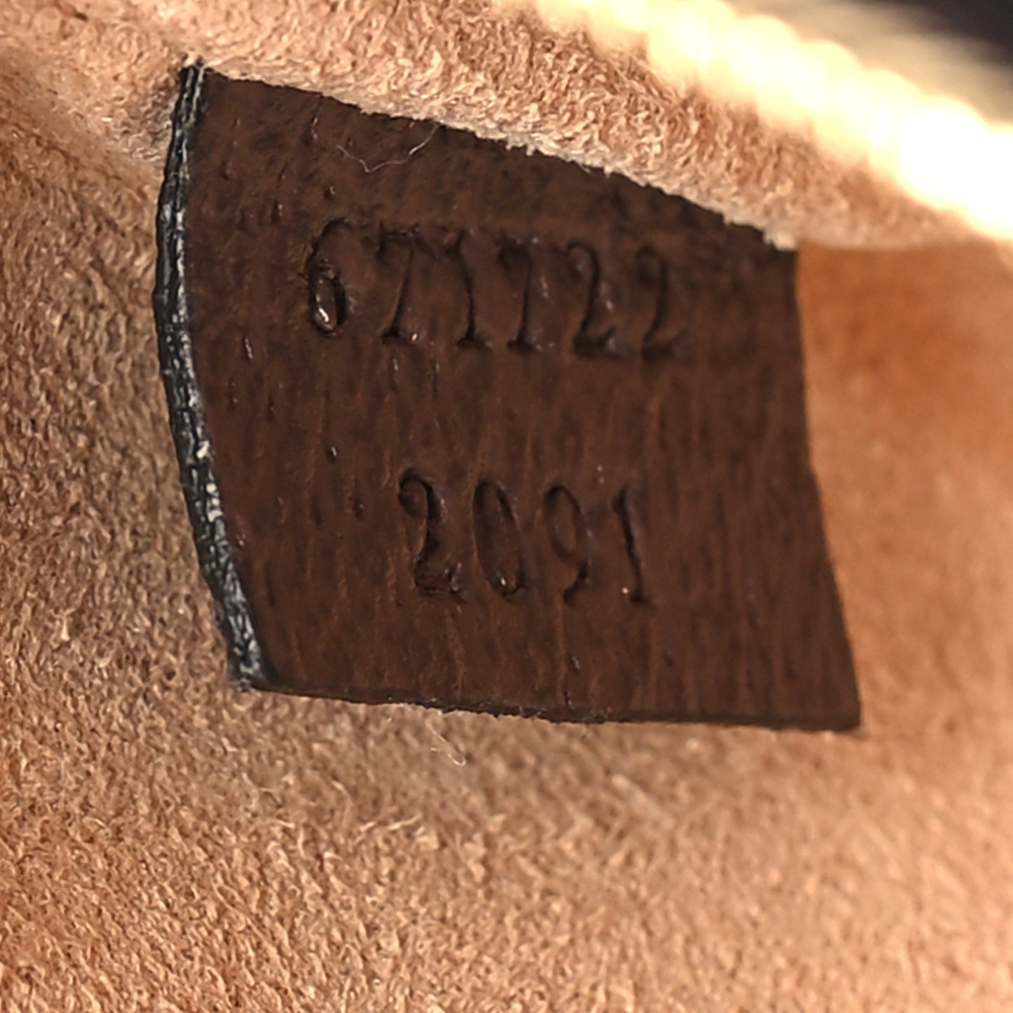 Monogram Jumbo GG Textured Dollar Calfskin Ophidia Key Case Camel Ebony New Acero