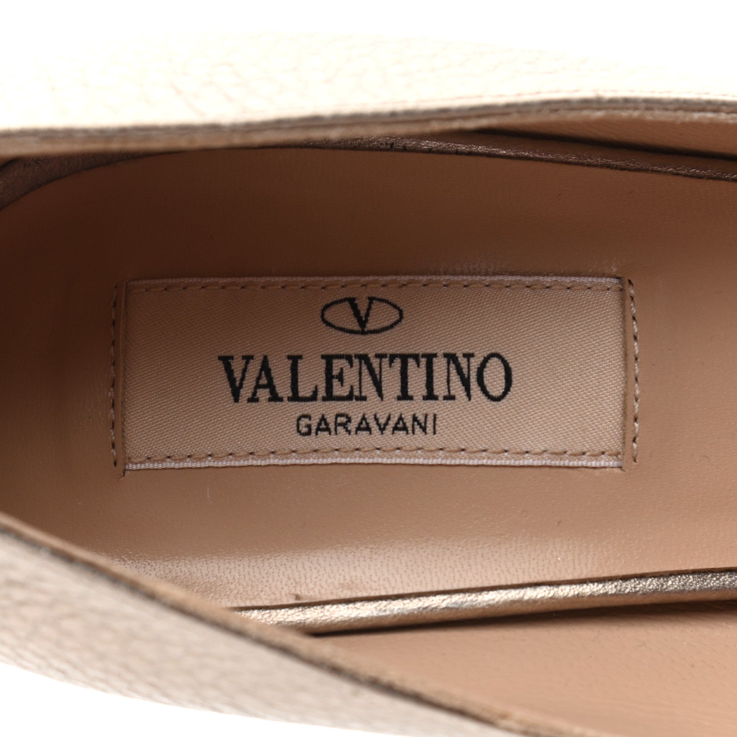 Valentino Garavani Metallic Pebbled Calfskin Rockstud Studwrap Strap 105mm Pumps 39.5 Skin Poudre 6 of 8