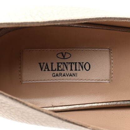 Valentino Garavani Metallic Pebbled Calfskin Rockstud Studwrap Strap 105mm Pumps 39.5 Skin Poudre 6 of 8