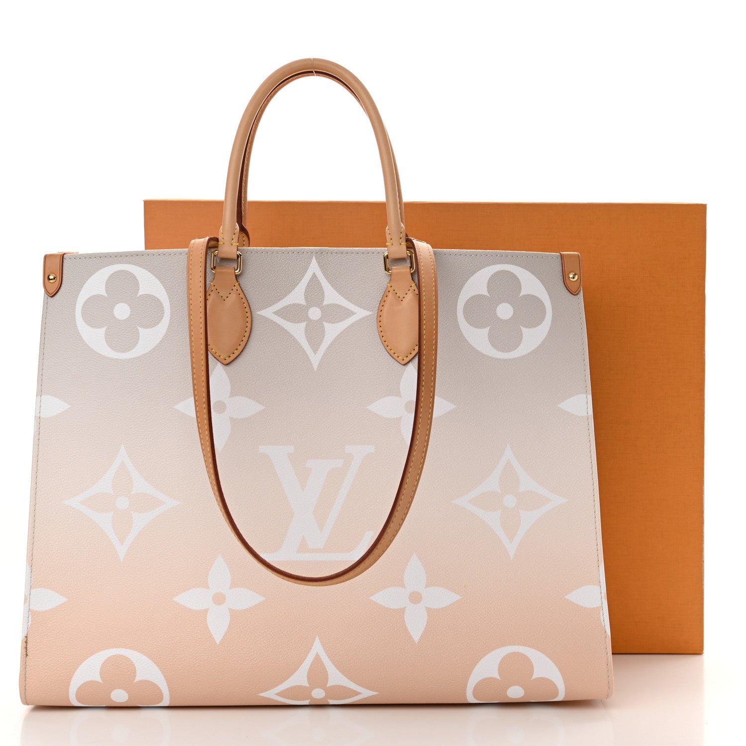 Louis Vuitton Monogram Giant By The Pool OnTheGo GM Brume 16 of 16