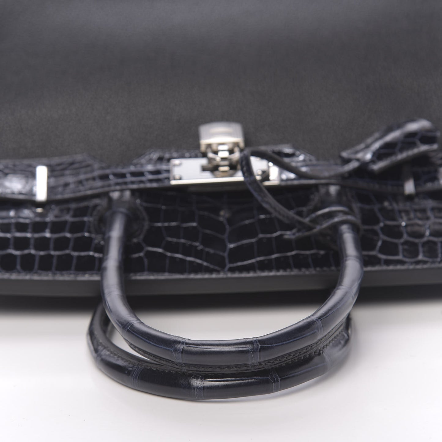 Taurillon Novillo Shiny Niloticus Crocodile Birkin Touch 30 Black Bleu Marine