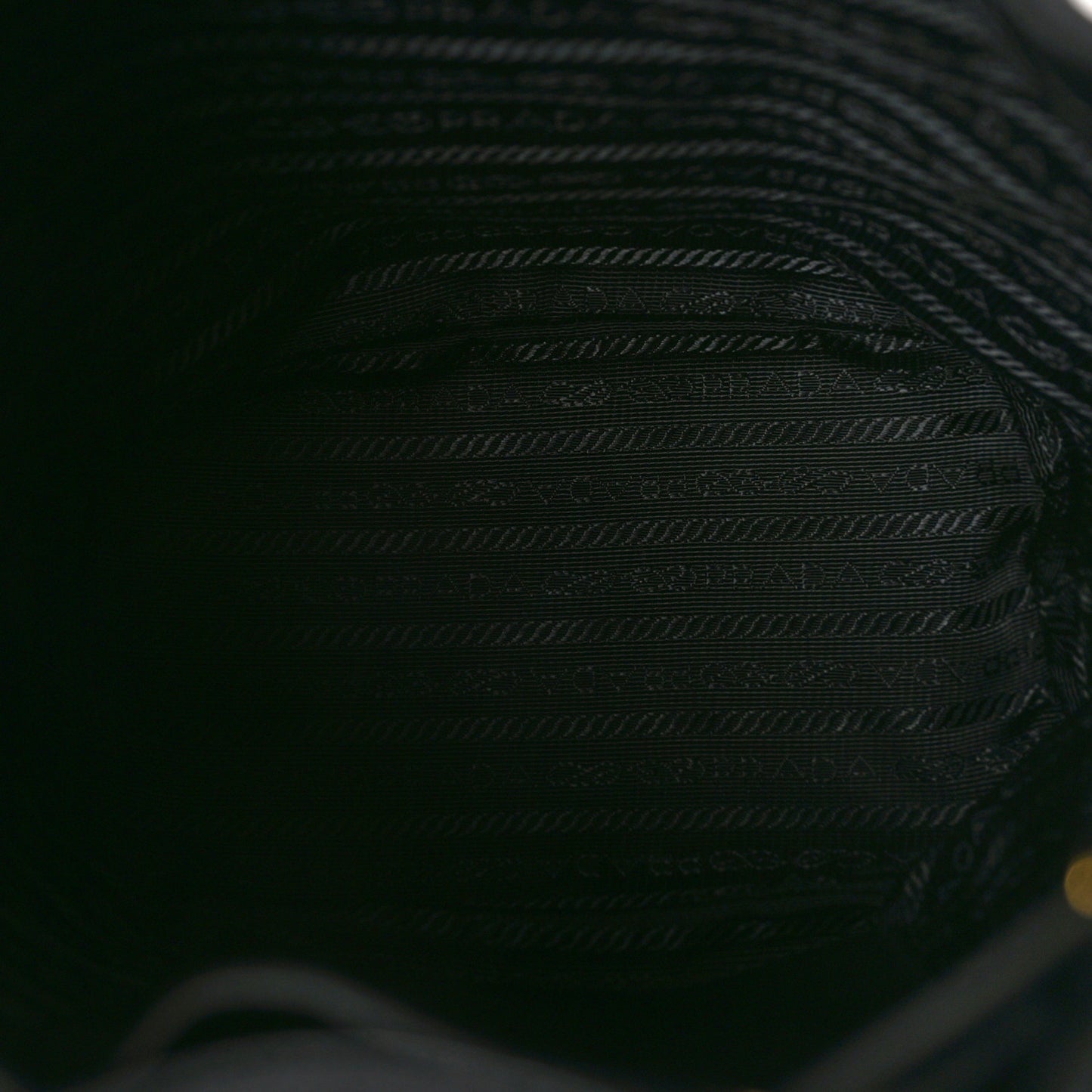 Vitello Daino Bucket Bag Black