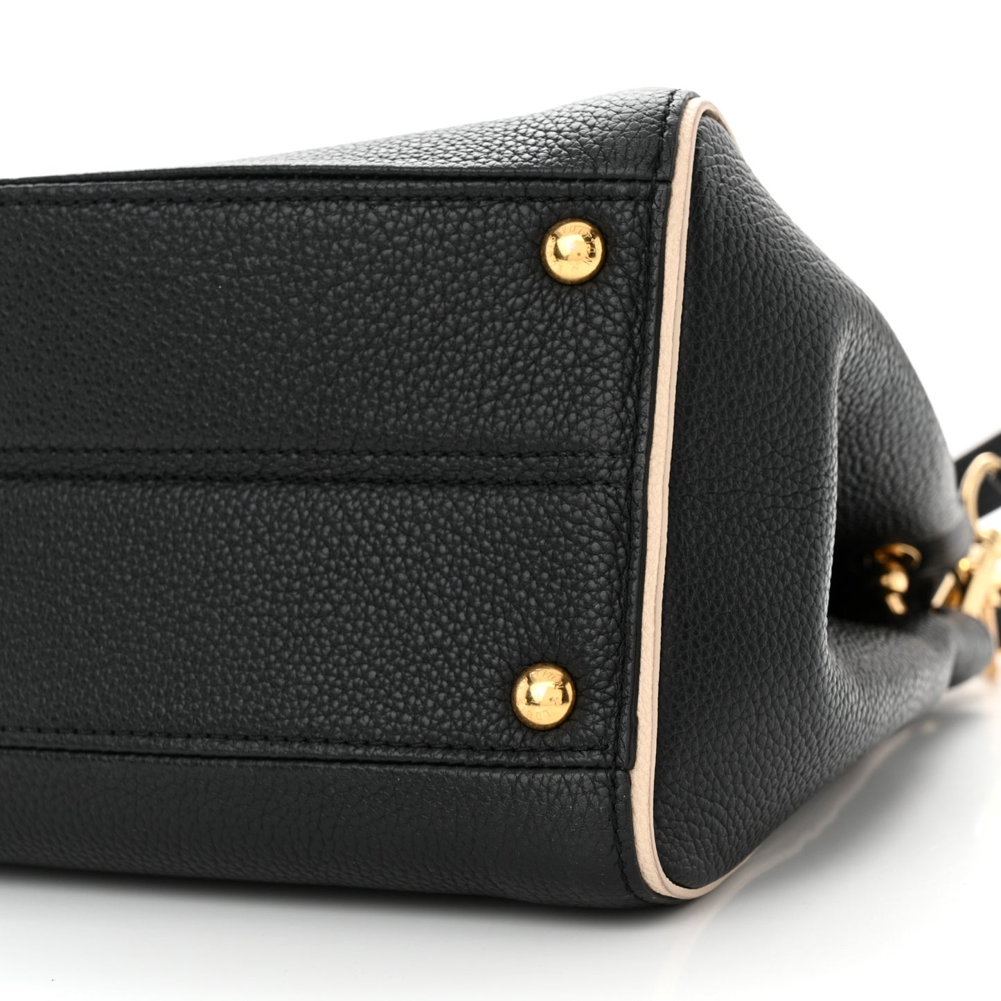 Monogram Double V Black