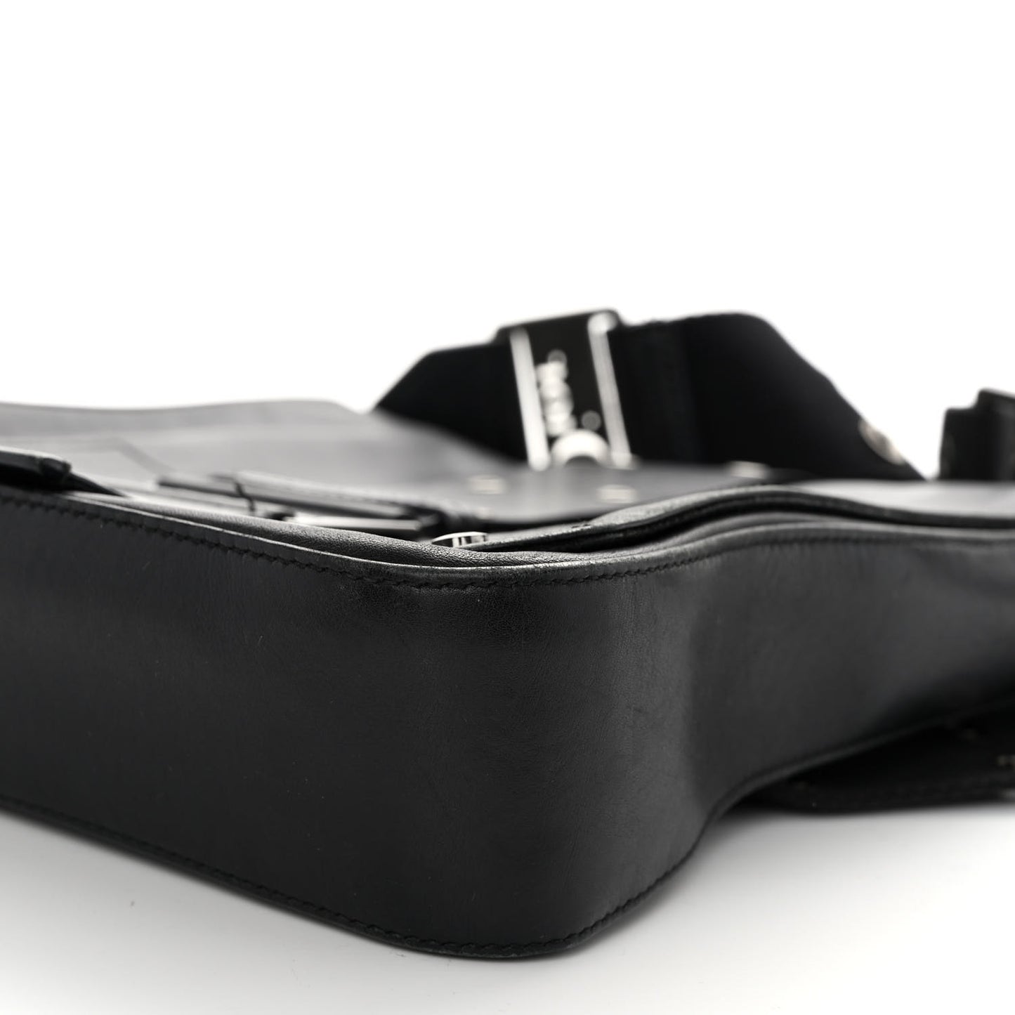 Calfskin Street Chic Messenger Black