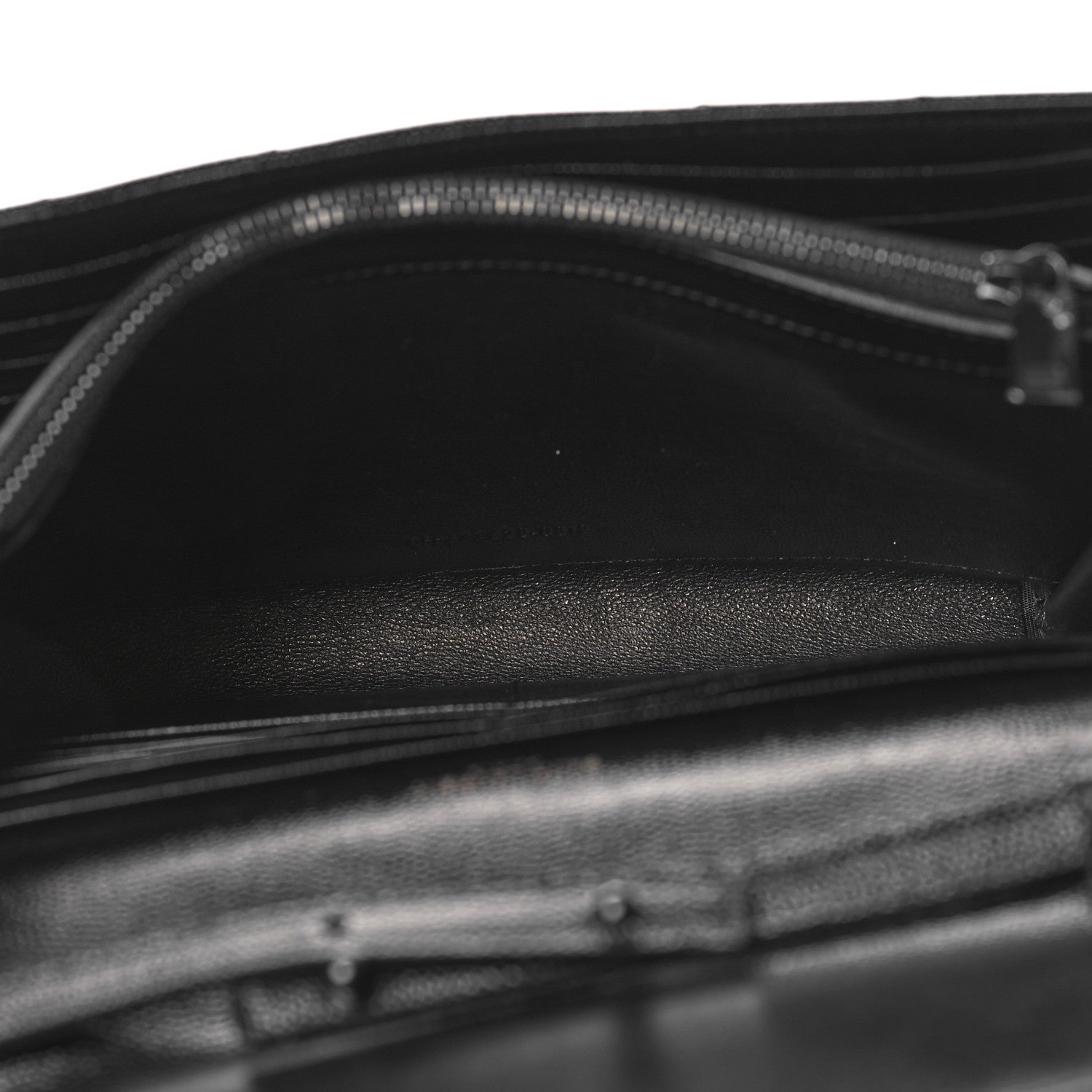 Saint Laurent Grain De Poudre Matelasse Chevron Monogram Monochrome Chain Wallet Black 5 of 11