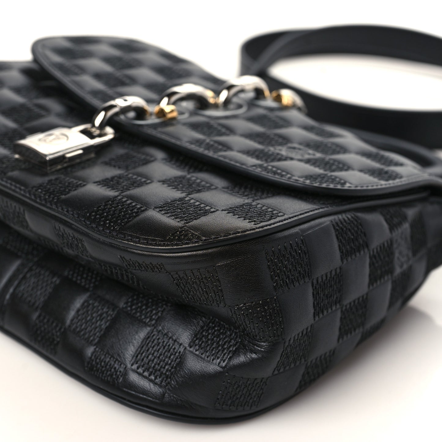 Damier Matel Chain It Bag PM Gris