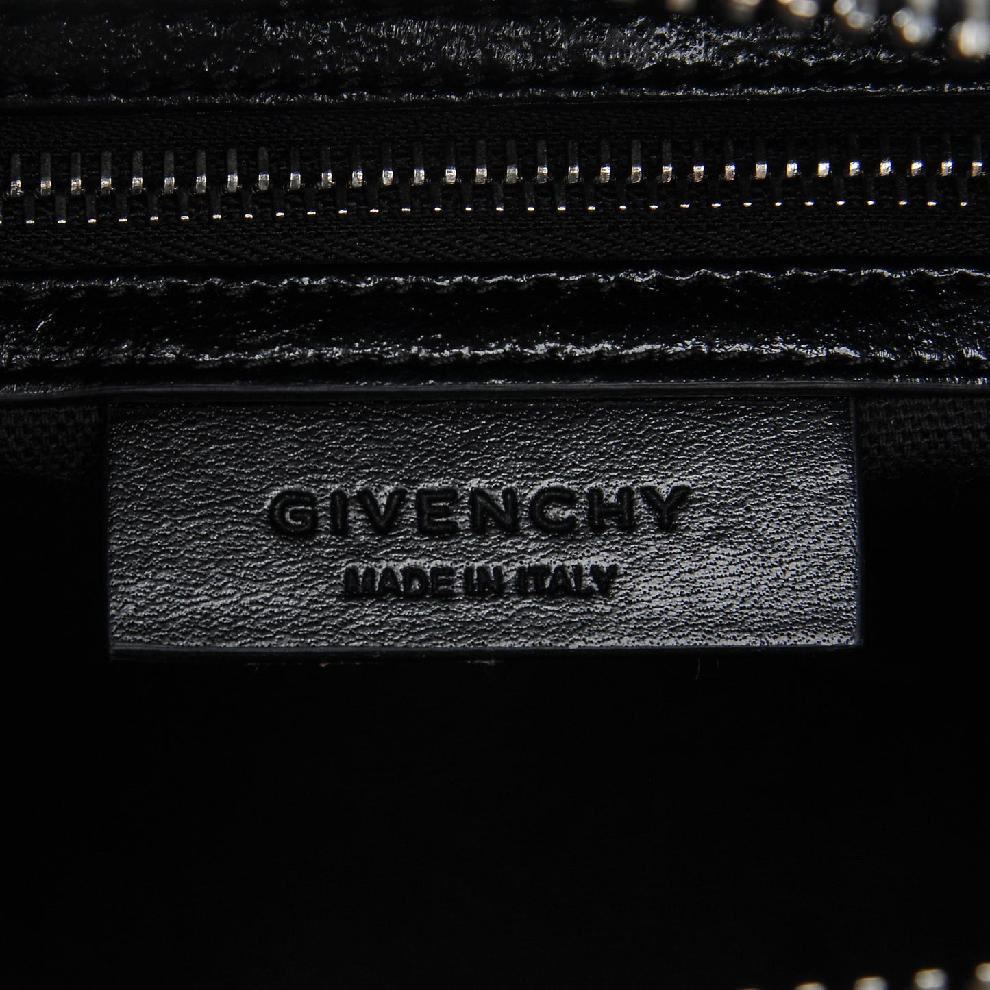 Shiny Lord Calfskin Small Antigona Black