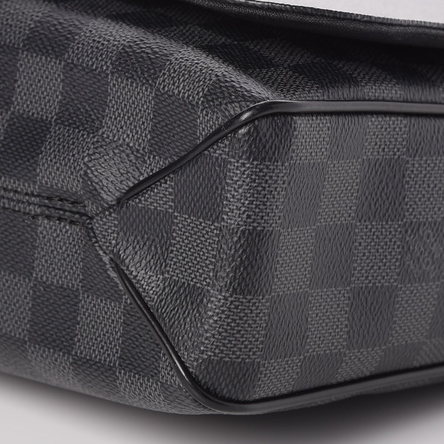 Damier Graphite District MM
