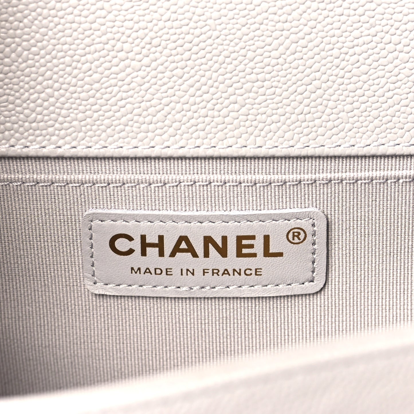 Caviar Quilted Medium Boy Flap Light Grey