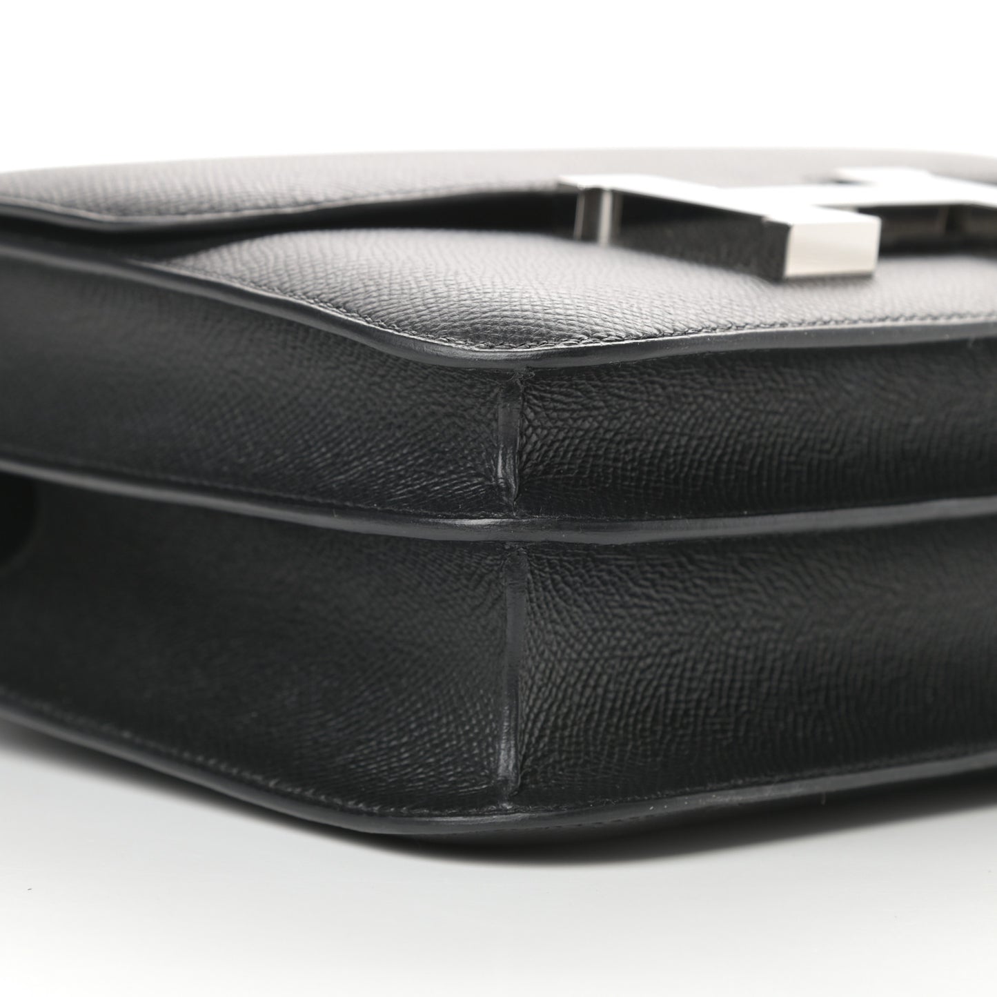 Epsom Constance 24 Black