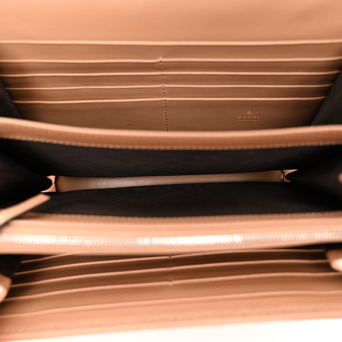 Calfskin Matelasse Aria GG Marmont Chain Wallet Camelia