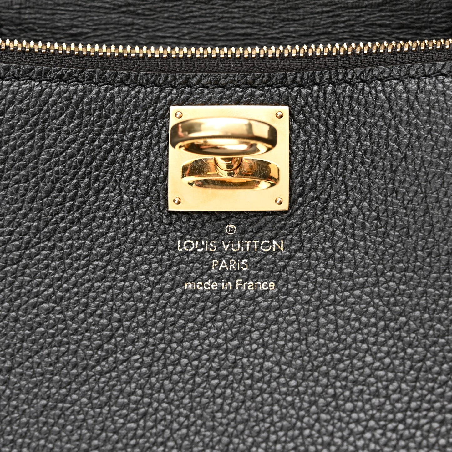 Calfskin City Steamer Pochette Black