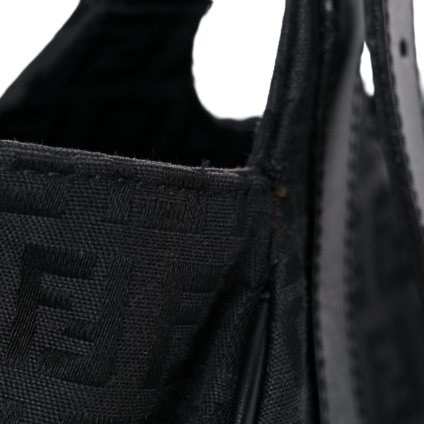 Zucchino Vitello Shoulder Bag Black