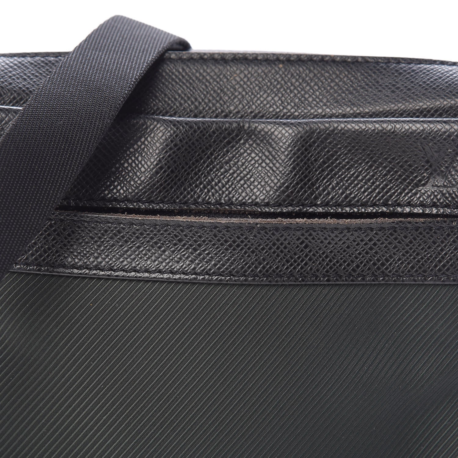 Louis Vuitton Taiga Sayan Epicea 13 of 21