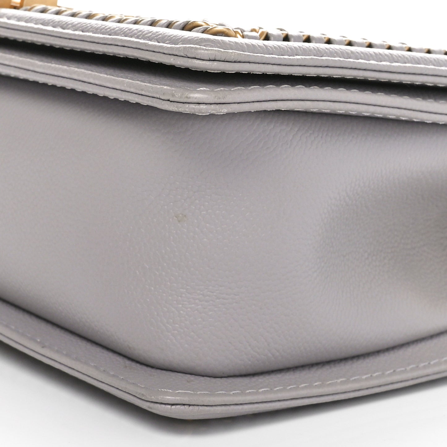 Caviar Quilted Chain Around Medium Boy Flap Grey
