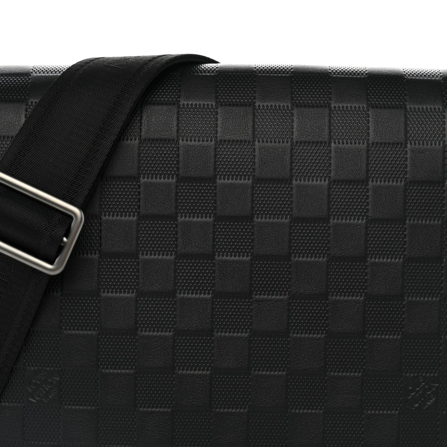 Damier Infini District Messenger Onyx