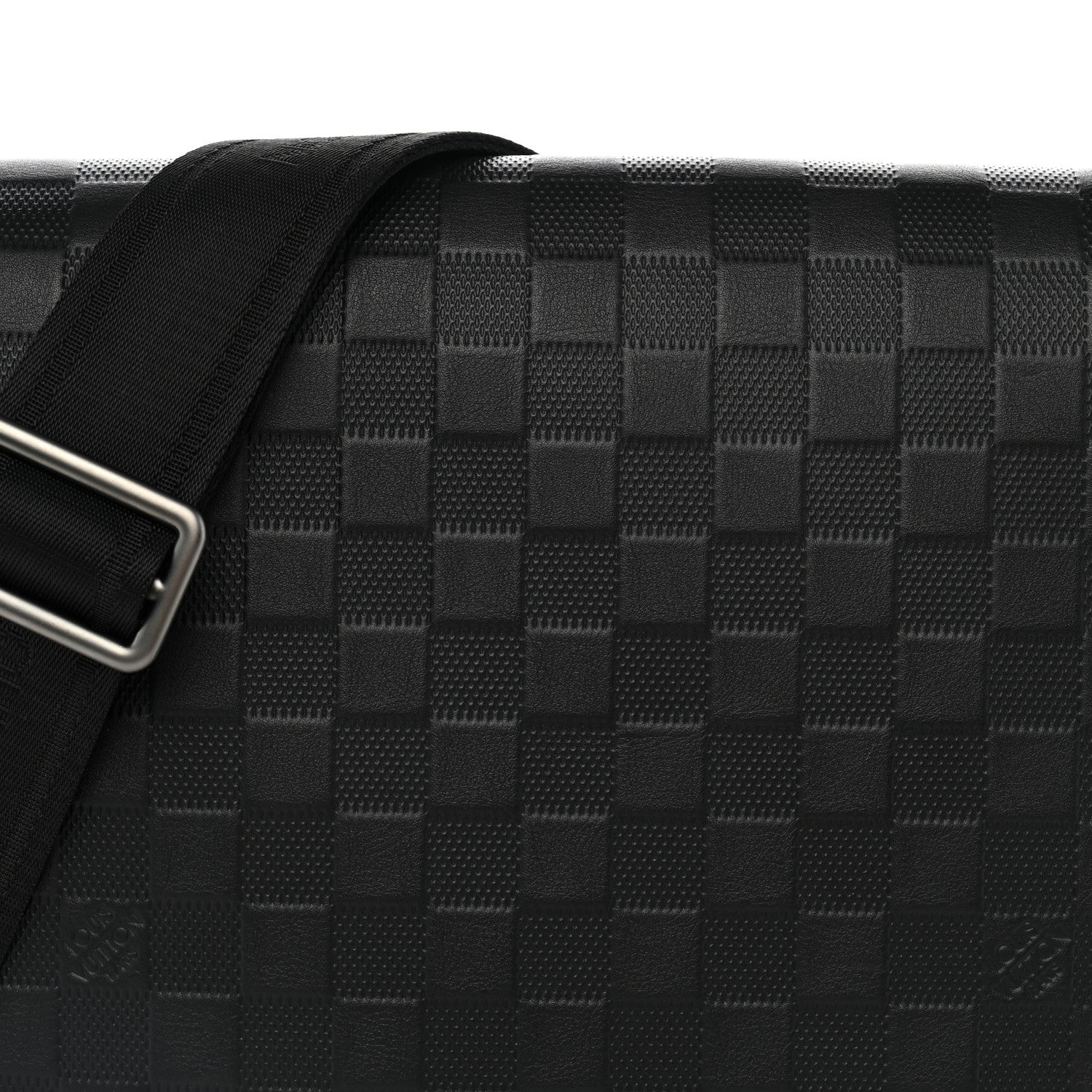 Louis Vuitton Damier Infini District Messenger Onyx 7 of 9