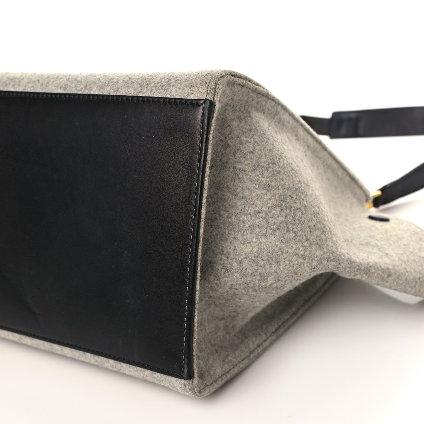 Felt Smooth Calfskin Medium Trapeze Pearl Grey