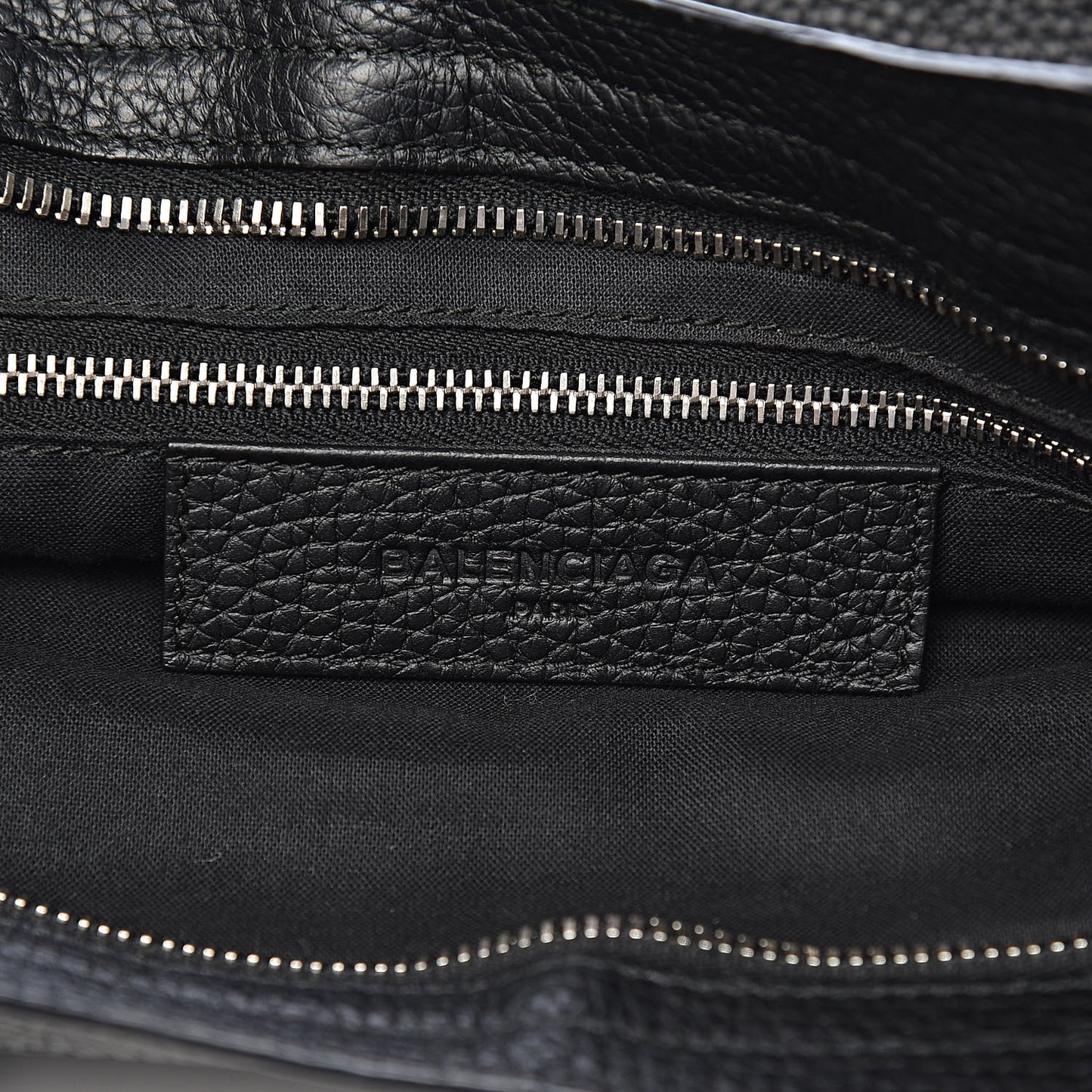 Vibrato Calfskin Classic Silver Hardware City Black