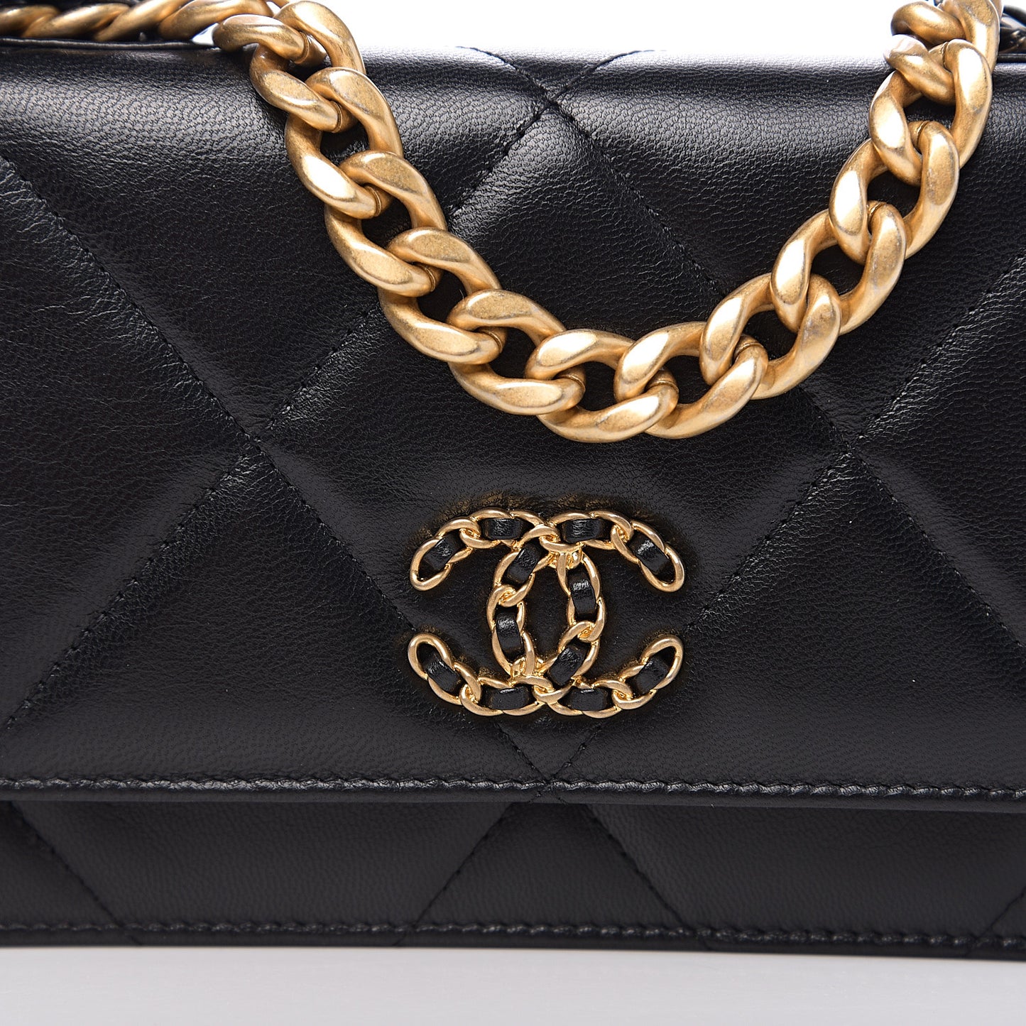 Goatskin Quilted 19 Wallet On Chain WOC Black