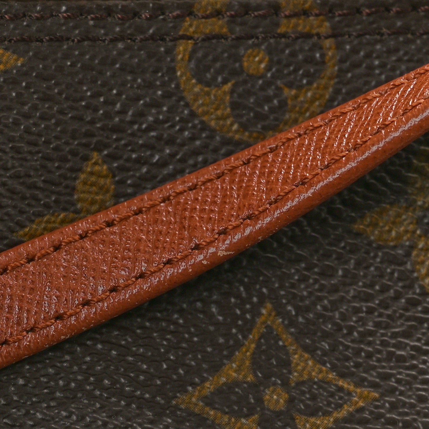 Monogram Papillon 26