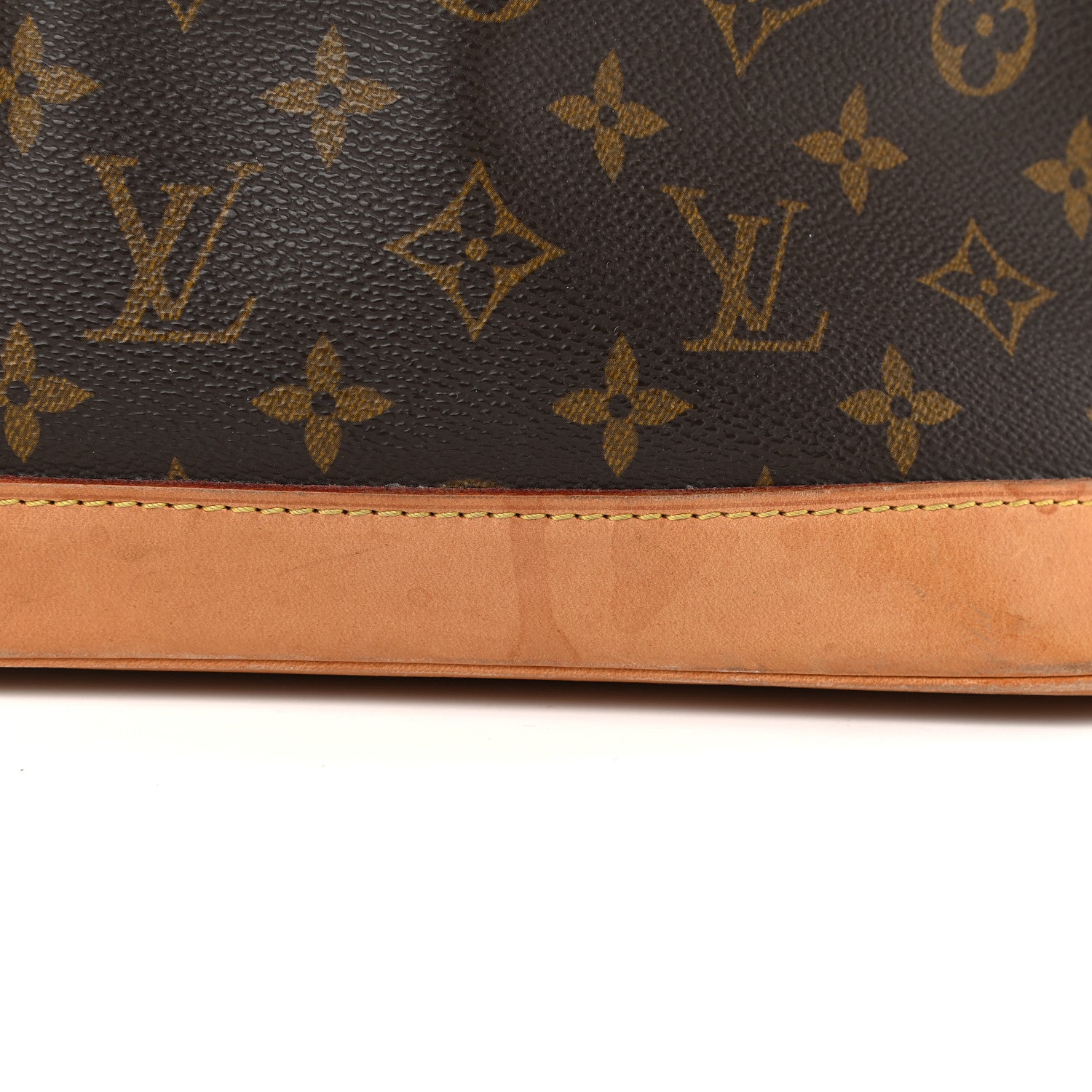 Louis Vuitton Monogram Alma PM 9 of 20