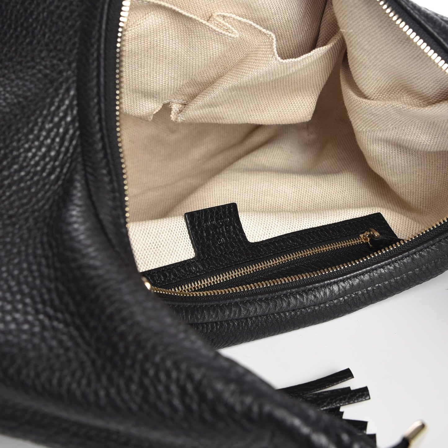 Pebbled Calfskin Large Soho Hobo Black