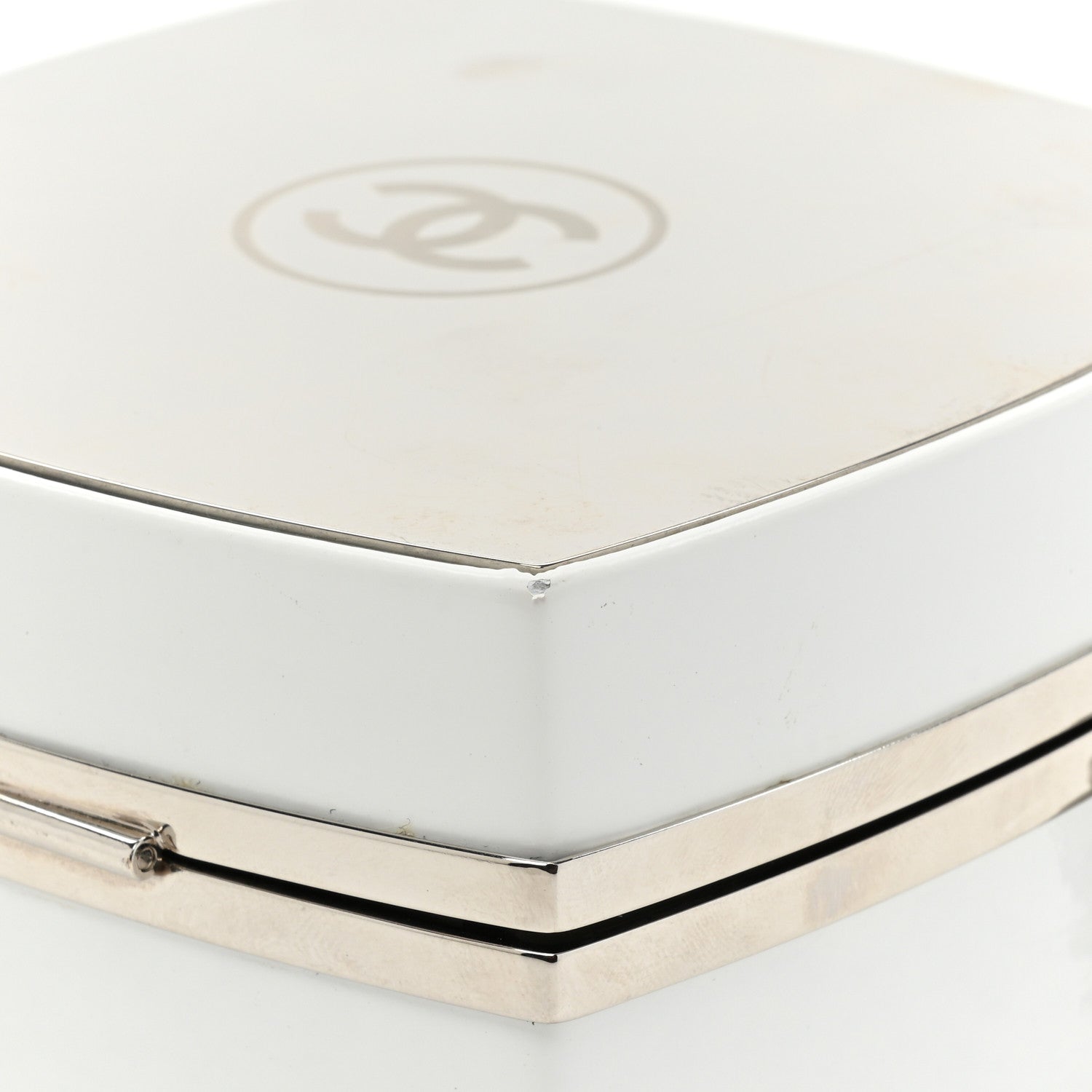 Chanel Patent Goatskin Quilted Make-Up Box Clutch With Chain White 17 of 18