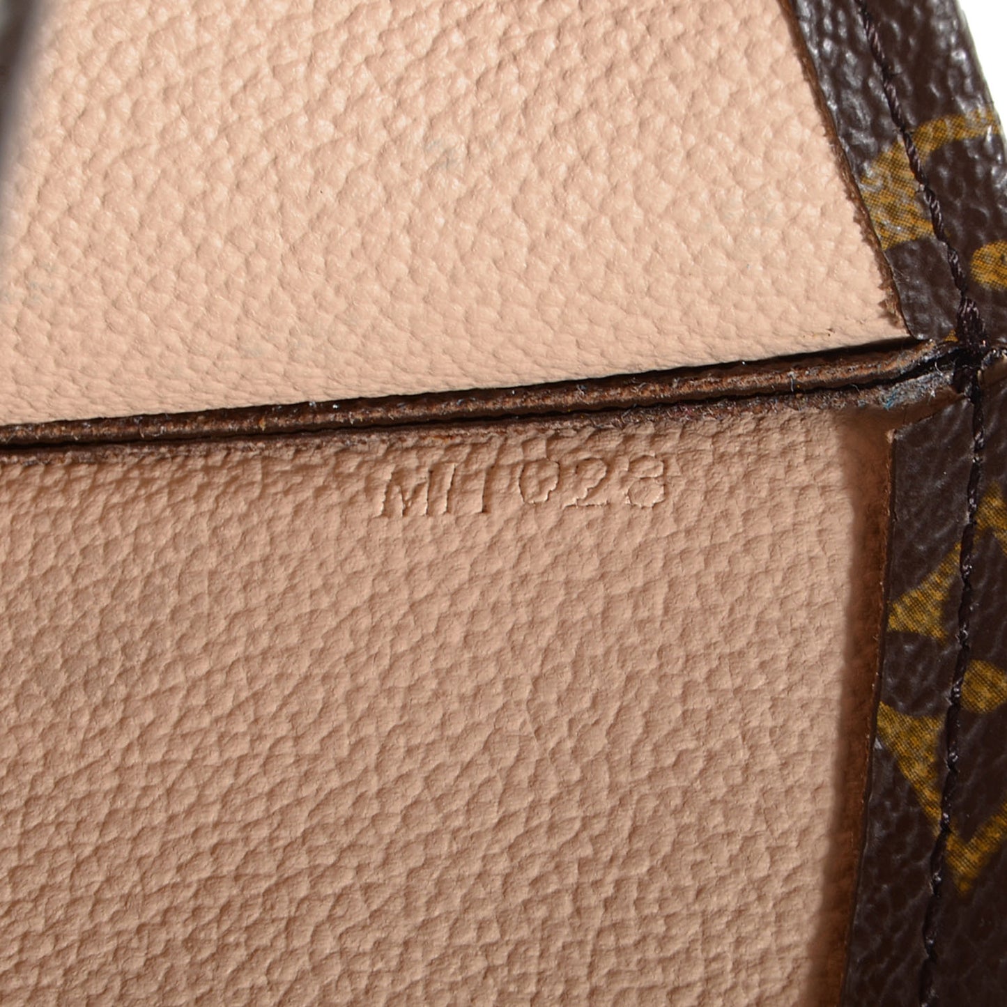 Monogram Sac Plat