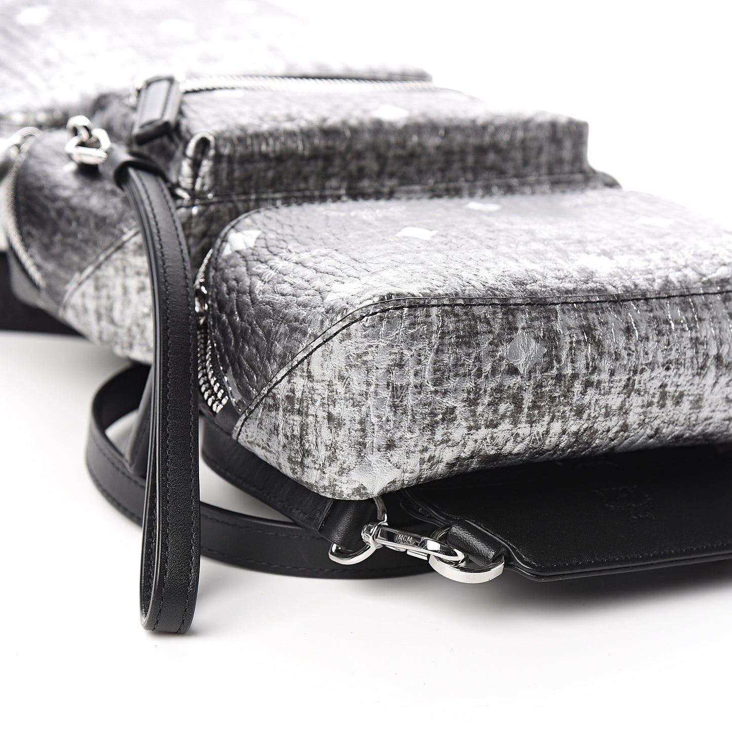 Gradation Visetos Trey 4-in-1 Sling Backpack Silver