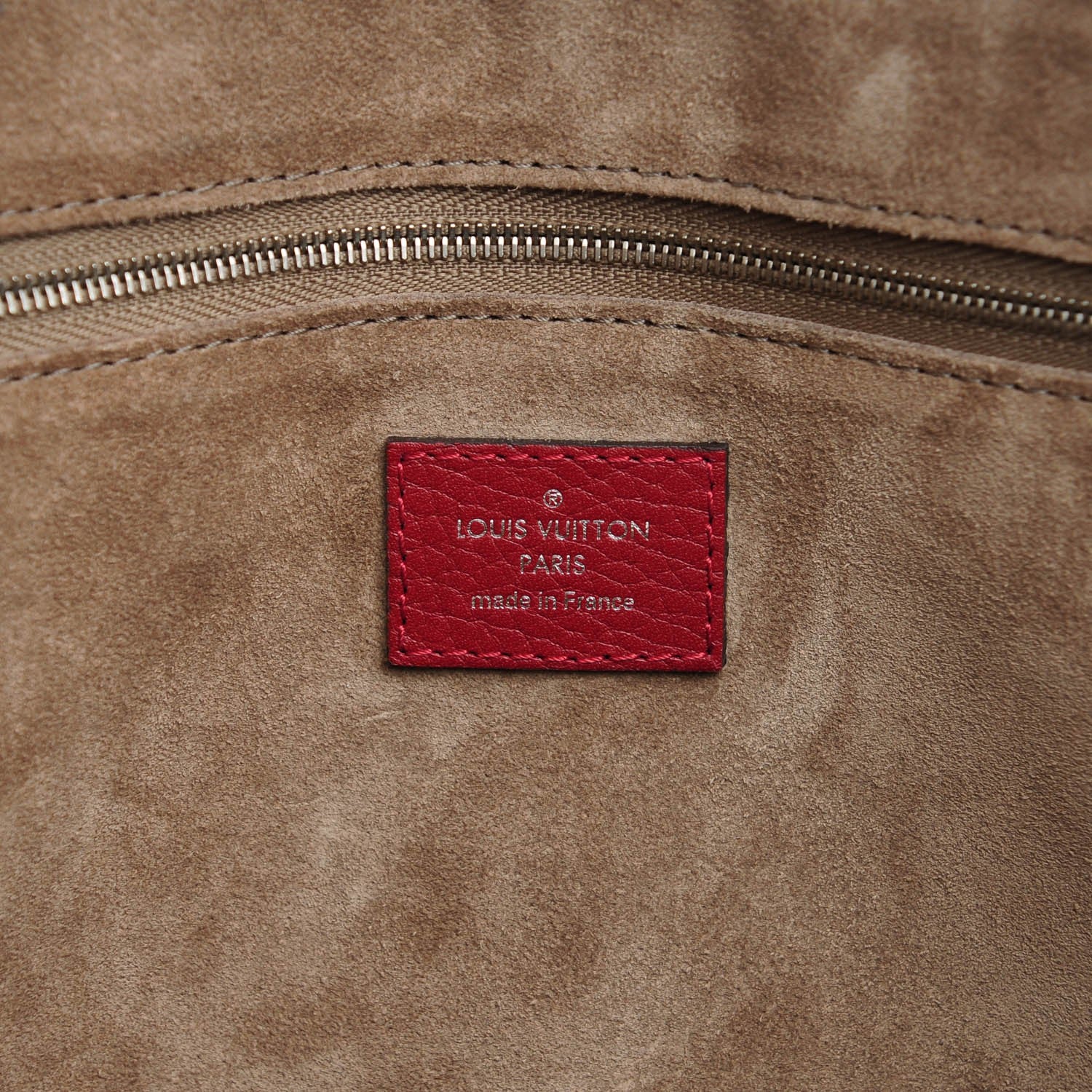 Louis Vuitton Veau Cachemire Soft Lockit MM Griotte 6 of 7