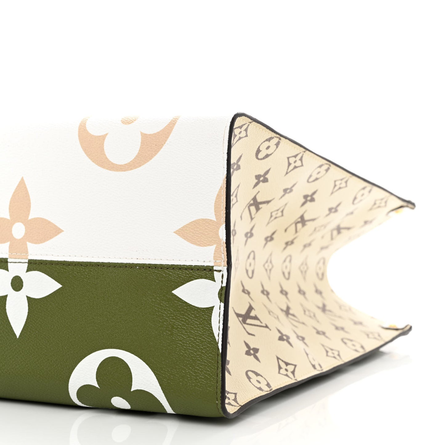 Monogram Giant Onthego GM Kaki Beige