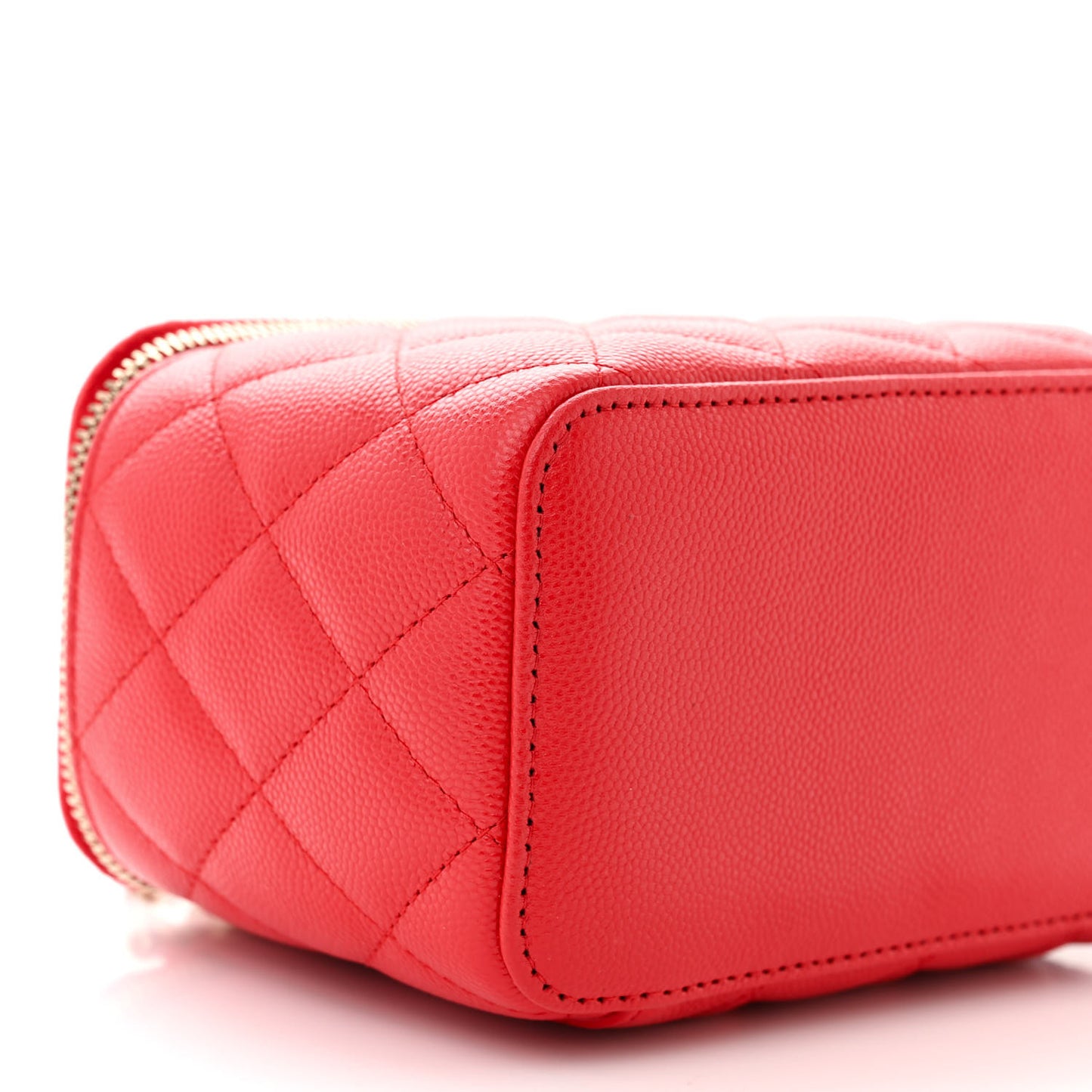 Caviar Quilted Small Vanity Case With Chain Red