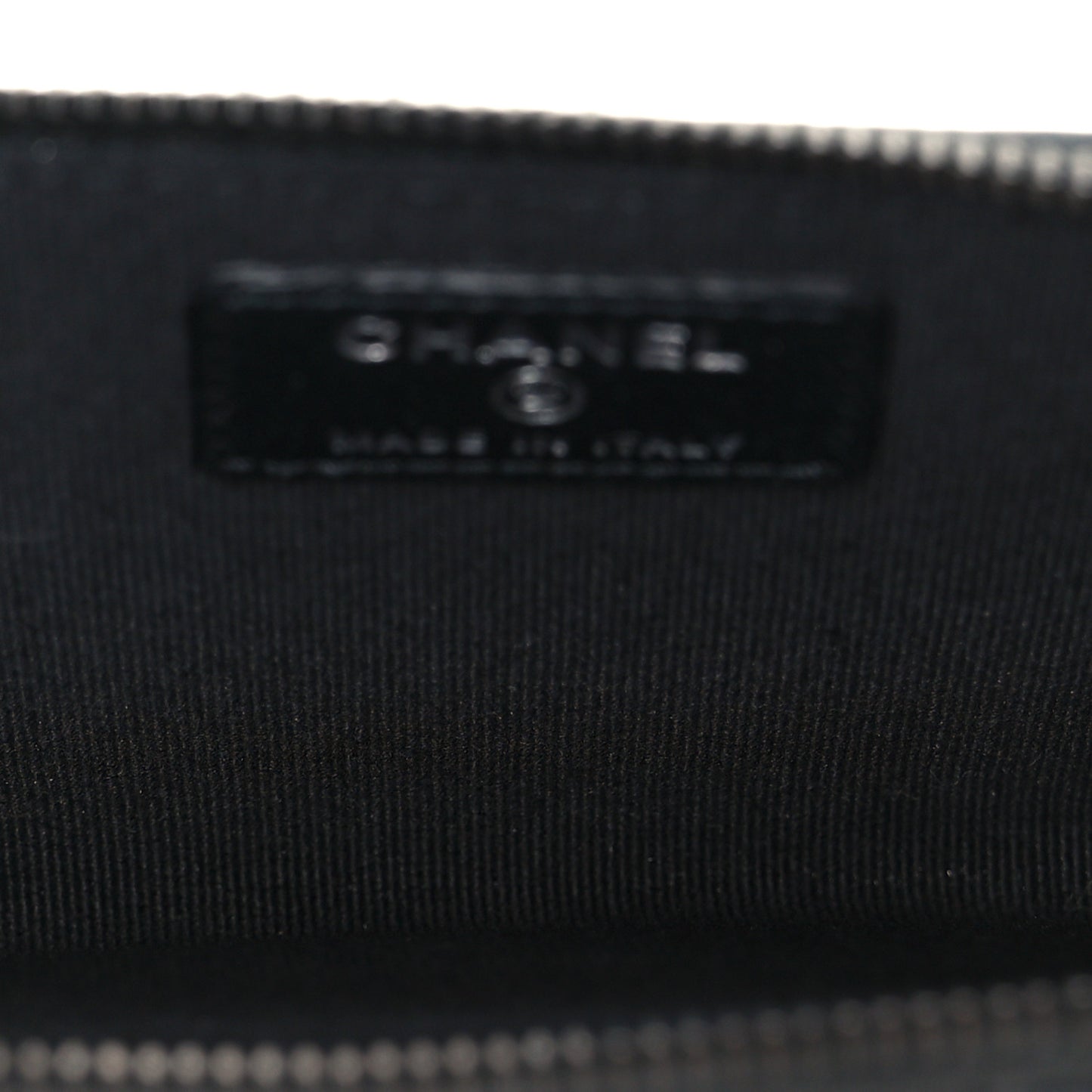 Pearly Lambskin Quilted Zip Card Holder So Black