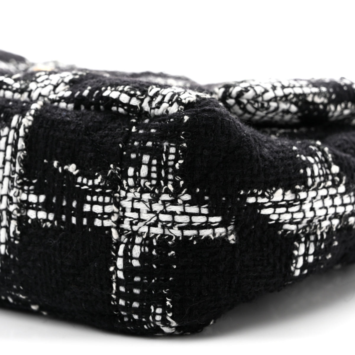 Tweed Quilted Medium Chanel 19 Flap Black White
