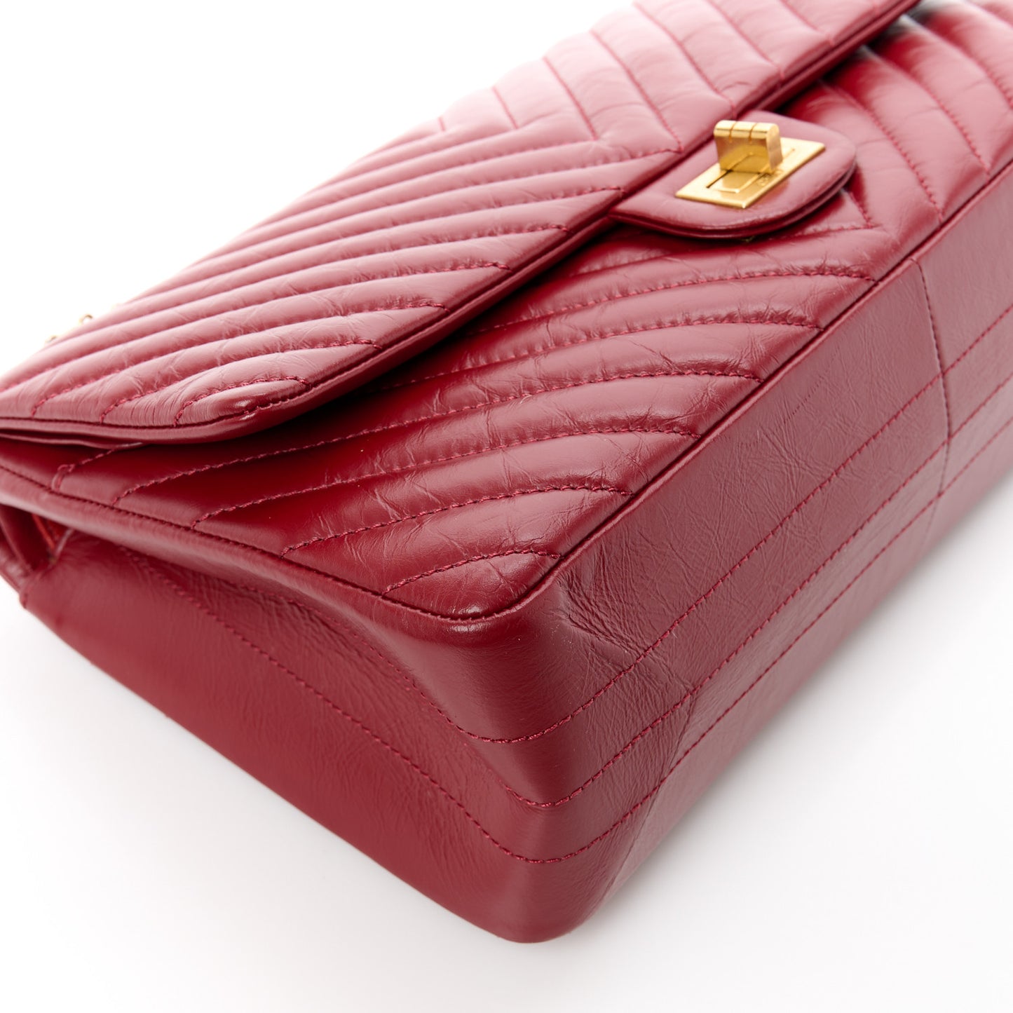 Aged Calfskin Chevron Quilted 2.55 Reissue 226 Flap Red
