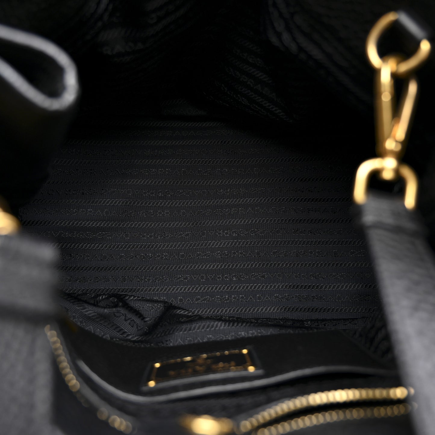 Vitello Daino Tote Black