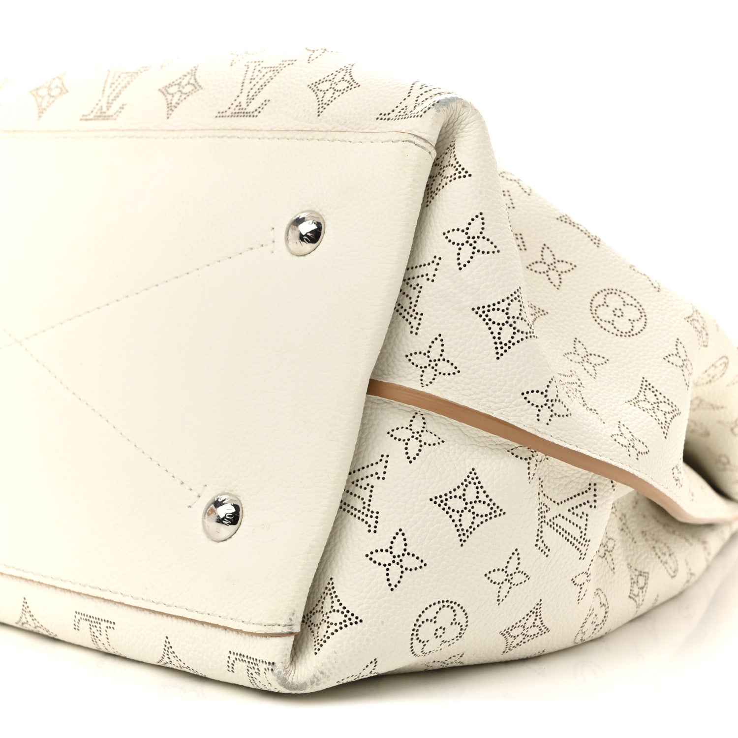 Louis Vuitton Mahina Carmel Hobo Snow 9 of 12