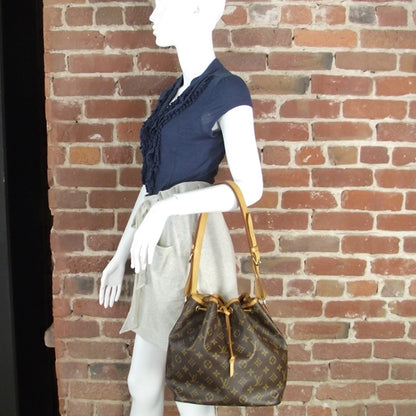 Louis Vuitton Monogram Petit Noe 2 of 9