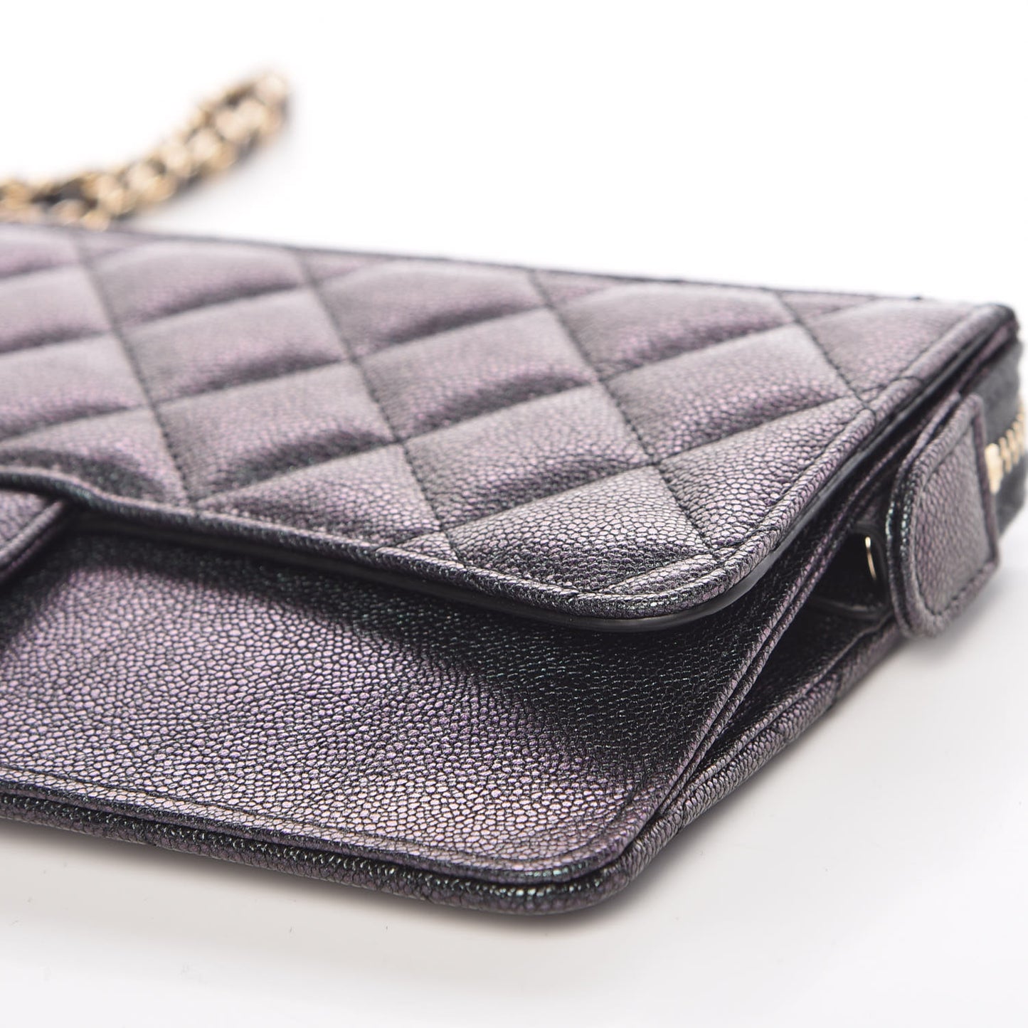 Iridescent Caviar Quilted Classic Pouch With Handle Black