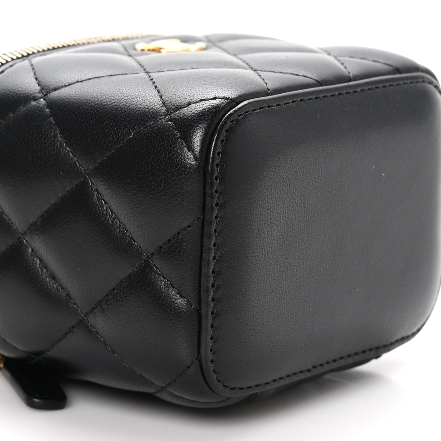 Lambskin Quilted Mini Pearl Crush Vanity Case With Chain Black