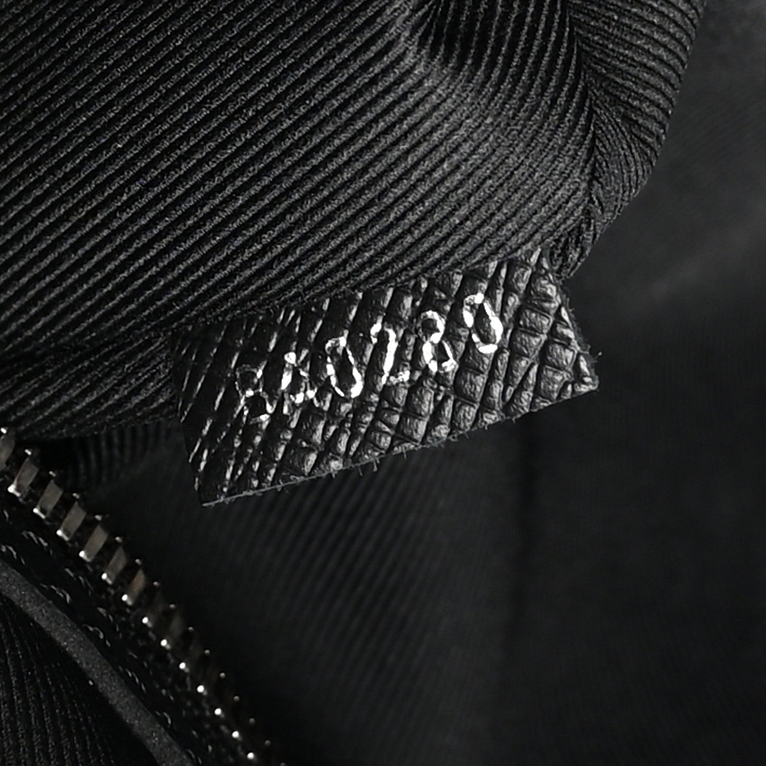 Louis Vuitton Taiga Keepall Bandouliere 50 Black 6 of 11