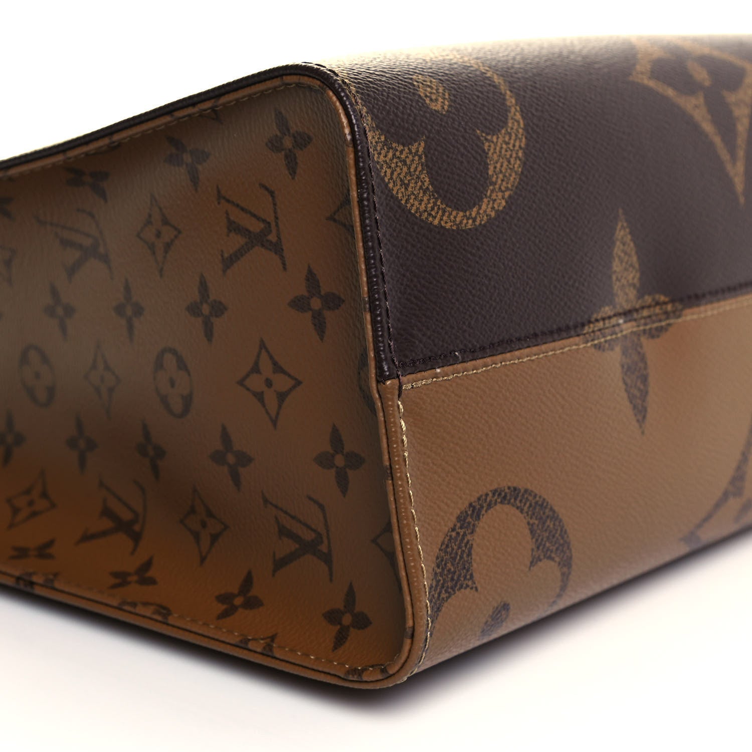 Louis Vuitton Reverse Monogram Giant Onthego MM 9 of 12