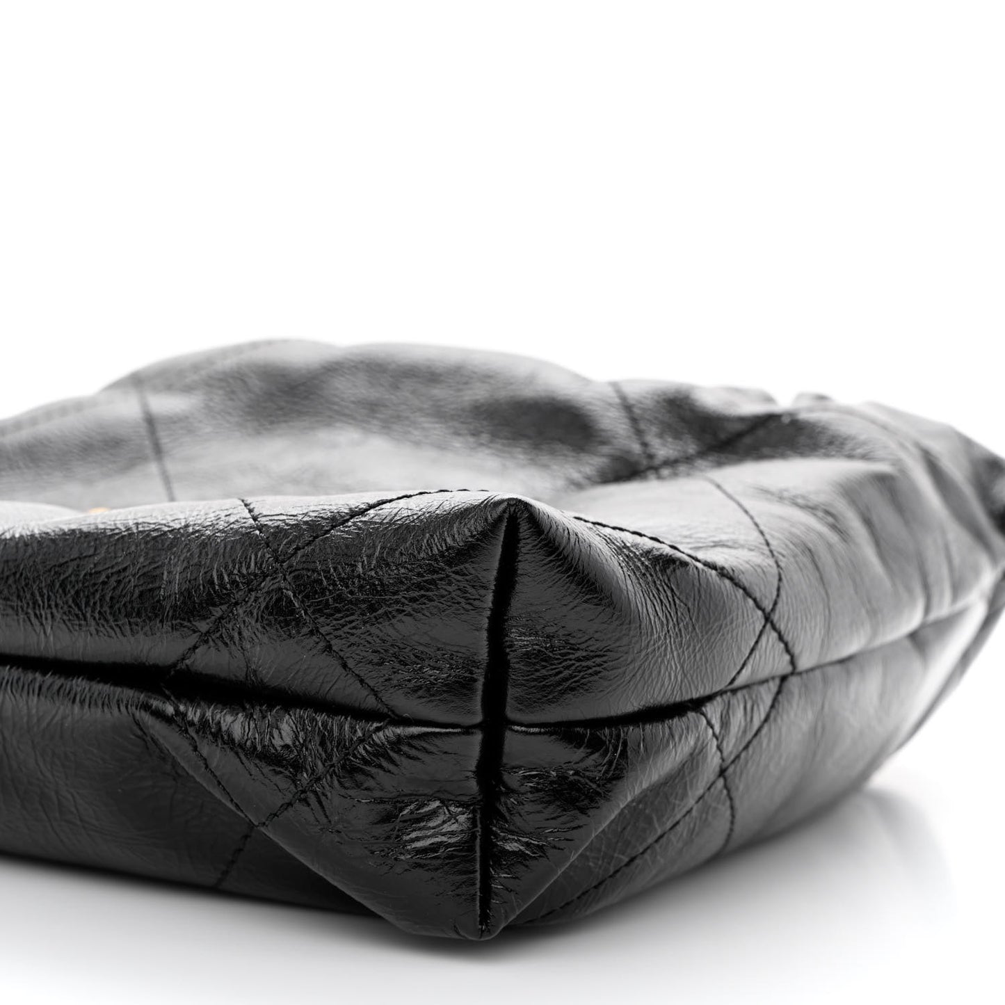 Shiny Crumpled Calfskin Quilted Pearl Mini Chanel 22 Black