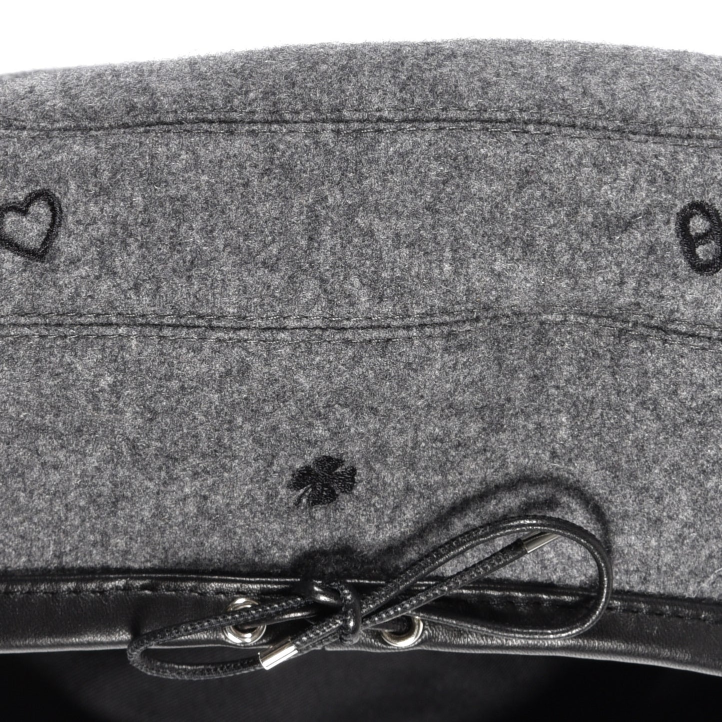 Cashmere Lambskin Saint-Honore Charms Beret 57 Charbon