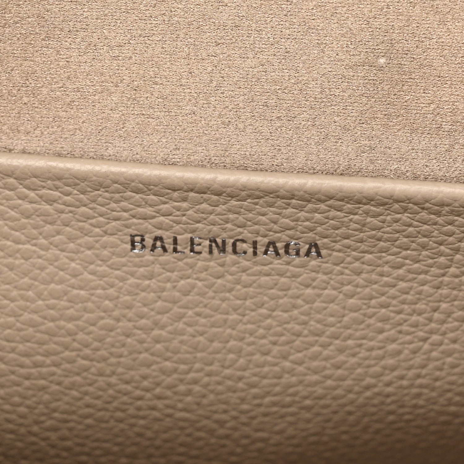 Balenciaga Calfskin Logo M Everyday Camera Bag Beige 6 of 9