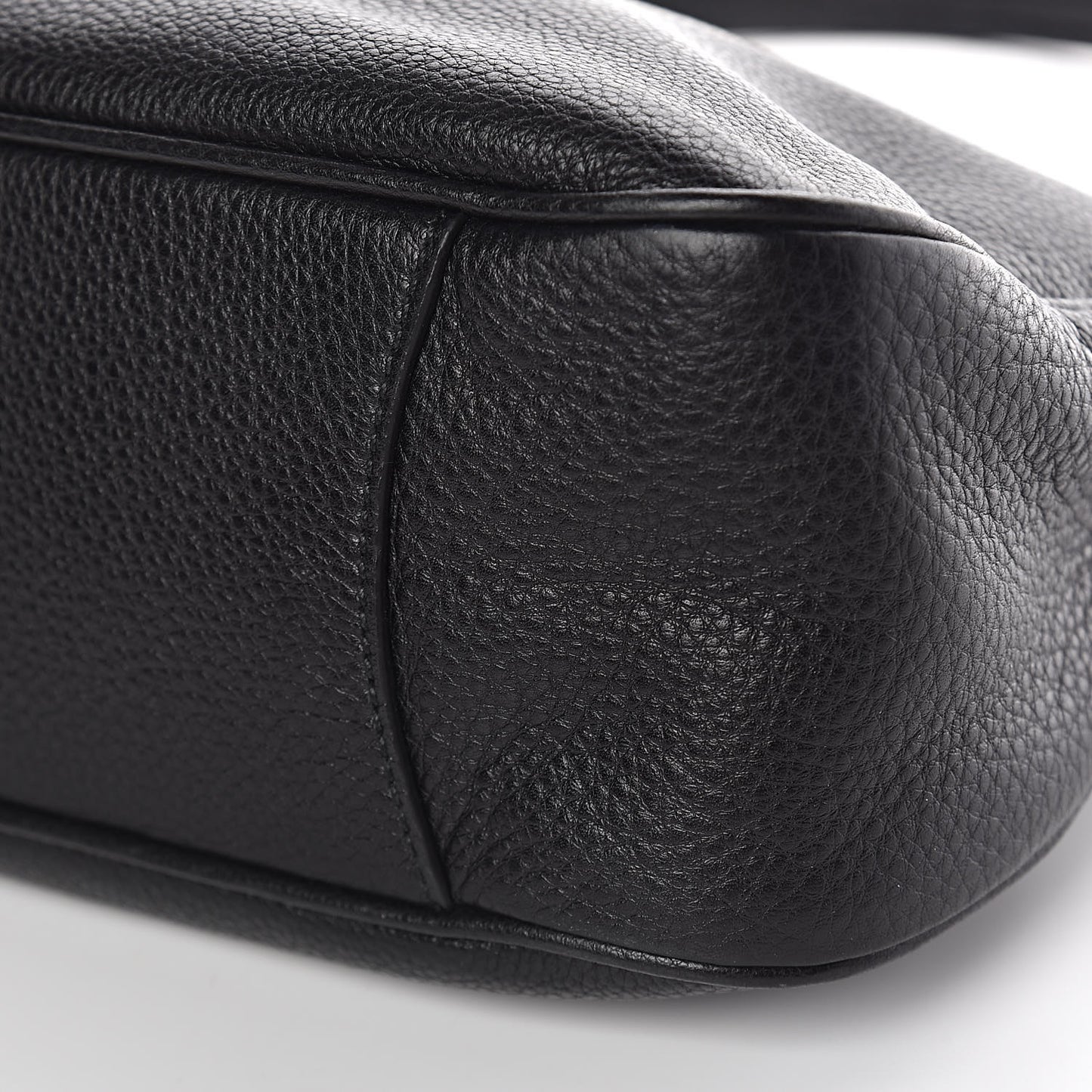Vitello Daino Shoulder Bag Black